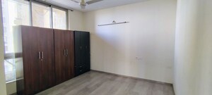 Room in 3 BHK Apartment at Hiranandani Estate Rodas Enclave, Ghodbunder Road – for Rent