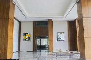 Room in 4 BHK Apartment at Hubtown 25 South, Prabhadevi – for Rent