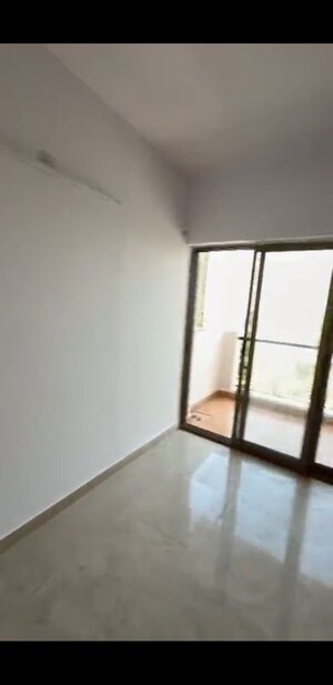 Room in 2.5 BHK Apartment at Eros Sampoornam, Sector 2 Greater Noida – for Sale