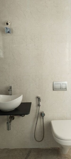 Attached Bathroom in 2.5 BHK Apartment at Nirmal Zircon, Mulund West – for Rent