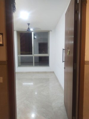 Room in 1 BHK Apartment at Hiranandani Estate Solitaire C, Ghodbunder Road – for Rent