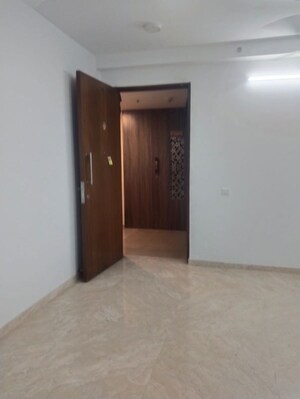 Room in 1 BHK Apartment at Hiranandani Estate Solitaire C, Ghodbunder Road – for Rent