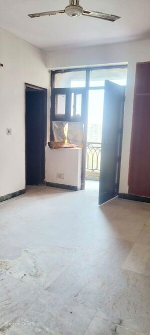 Room in 3 BHK Apartment at Sector 12 Dwarka – for Rent
