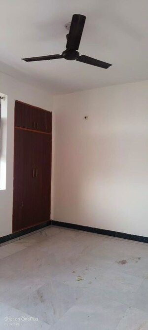 Room in 3 BHK Apartment at Sector 12 Dwarka – for Rent