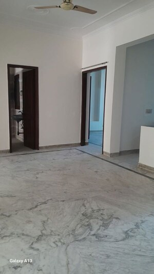 2 BHK Builder Floor For Rent in Sector 22b
