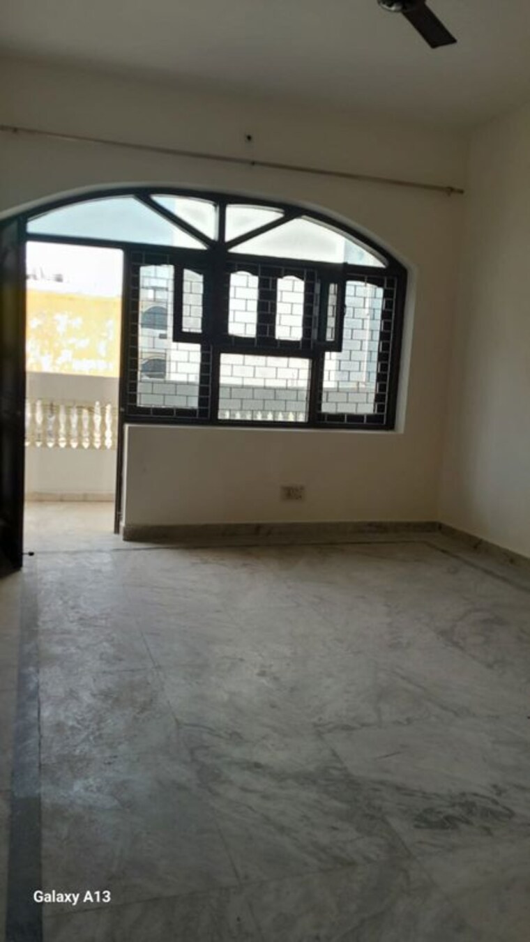 Room, sector 22b 2 Bedroom 1200 Sq.Ft. Builder Floor In Sector 22b Gurgaon 10380338