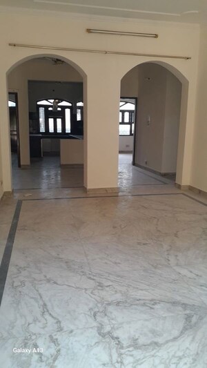 Room in 2 BHK Builder Floor at Sector 22b – for Rent