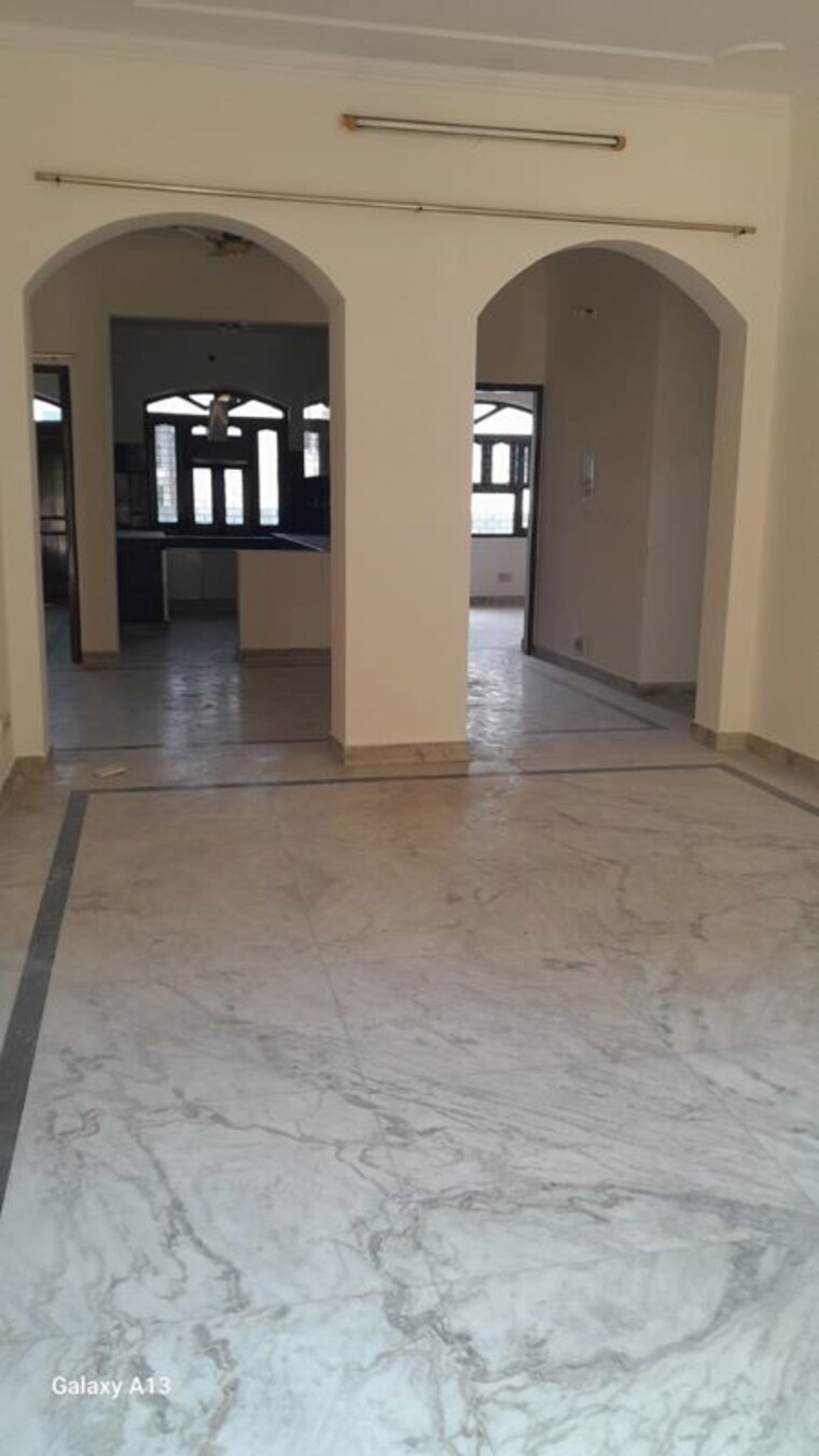 Room, sector 22b 2 Bedroom 1200 Sq.Ft. Builder Floor In Sector 22b Gurgaon 10380338