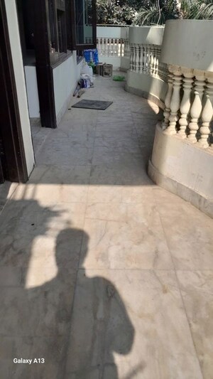 Parking in 2 BHK Builder Floor at Sector 22b – for Rent