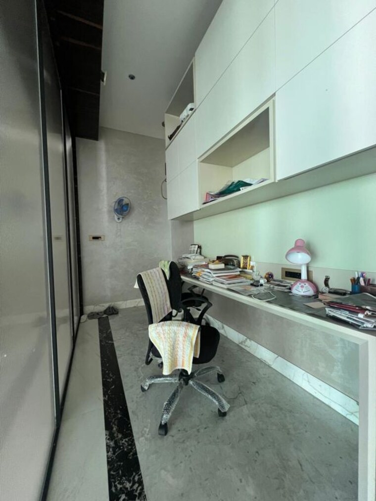 Study Room, ahuja-tower 4 Bedroom 4290 Sq.Ft. Apartment In Worli Mumbai 10380354
