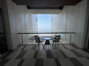 Team Area in 4 BHK Apartment at Ahuja Tower, Worli – for Rent