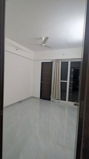Room in 3 BHK Apartment at Leela Heights, Wakad – for Rent