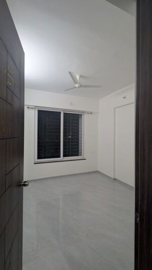 Room in 3 BHK Apartment at Leela Heights, Wakad – for Rent