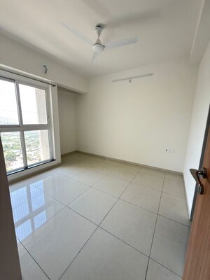 Room in 3 BHK Apartment at Godrej Emerald, Ghodbunder Road – for Rent