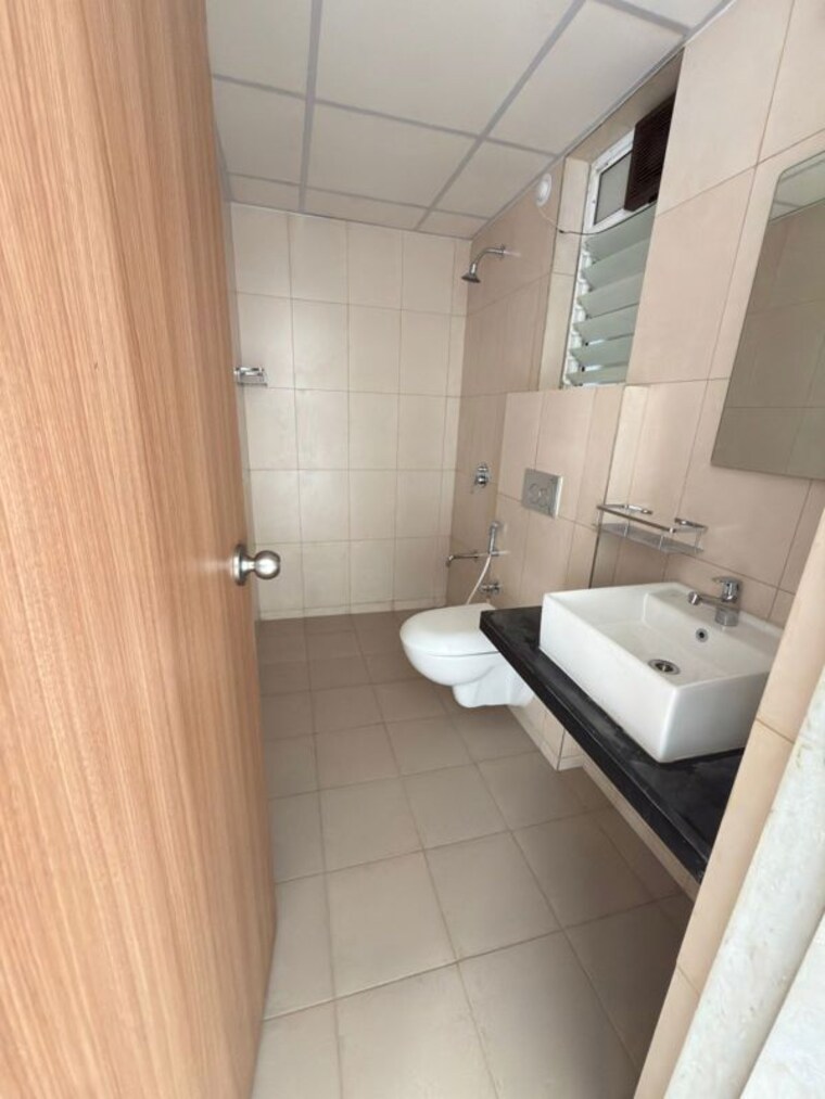 Bathroom, godrej-emerald 3 Bedroom 950 Sq.Ft. Apartment In Ghodbunder Road Thane 10380364