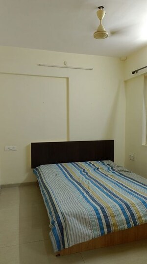Bedroom in 2 BHK Apartment at Sanghvi Heights Phase 2, Wadala – for Rent