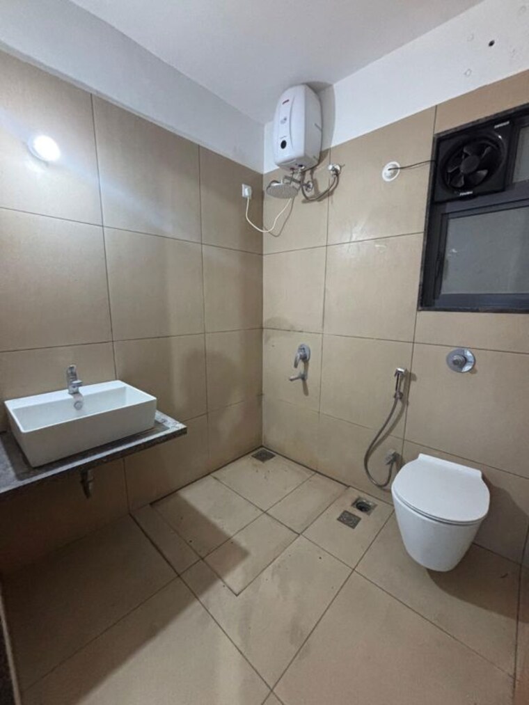 Bathroom, majestique-signature-towers-phase-1 2 Bedroom 1060 Sq.Ft. Apartment In Balewadi Pune 10380363