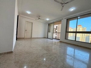 Room in 2.5 BHK Apartment at Hiranandani Eagleridge Wing B, Thane West – for Rent