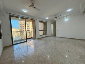 Room in 2.5 BHK Apartment at Hiranandani Eagleridge Wing B, Thane West – for Rent