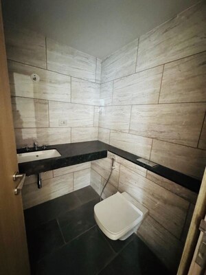 Bathroom in 4 BHK Apartment at Siddhivinayak Horizon, Prabhadevi – for Rent