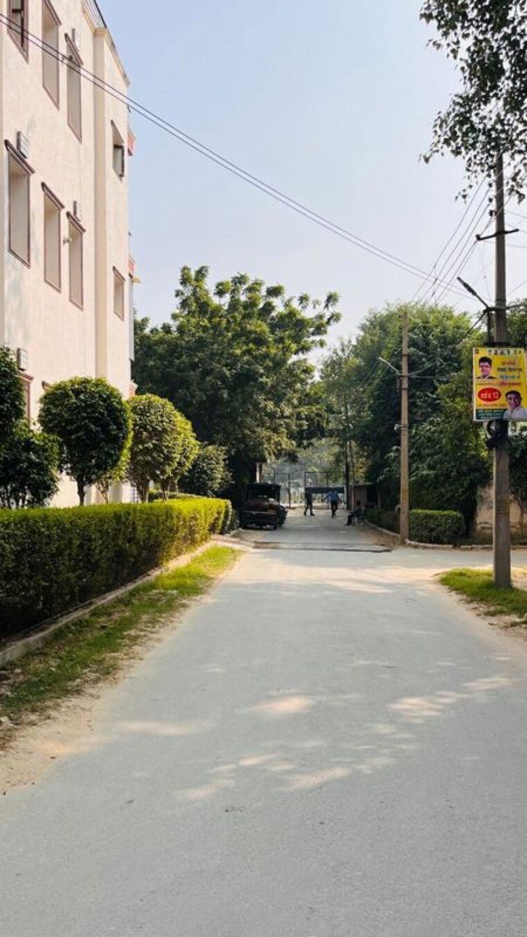 Garden, sector 39 Pg For Boys & Girls In Sector 39 10380386