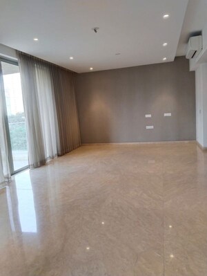 Room in 4 BHK Apartment at Hiranandani Lake Enclave Glendale, Thane West – for Sale