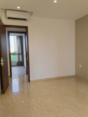 Room in 4 BHK Apartment at Hiranandani Lake Enclave Glendale, Thane West – for Sale