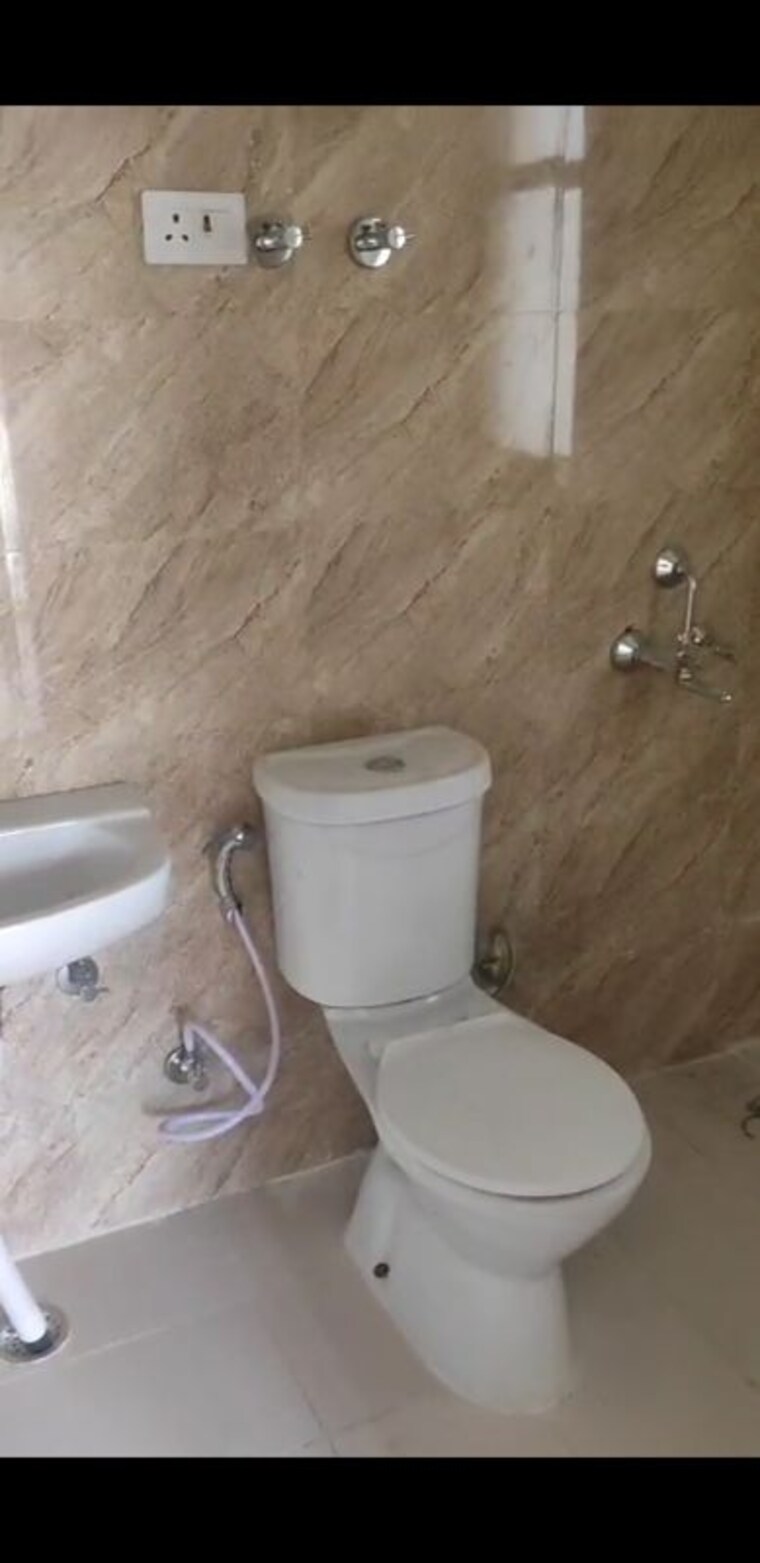 Bathroom, amrapali-enchante 2 Bedroom 850 Sq.Ft. Apartment In Tech Zone 4 Greater Noida Greater Noida 10380379