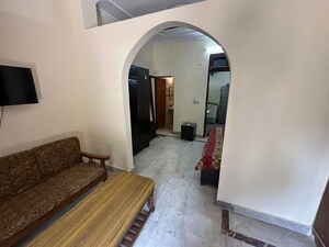 Building Lobby in 3 BHK Builder Floor at Ansal Plaza Gurgaon, Palam Vihar – for Rent