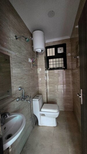 Bathroom in 2 BHK Builder Floor at Sector 39 – for Rent