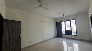 Room in 2 BHK Builder Floor at Sector 39 – for Rent