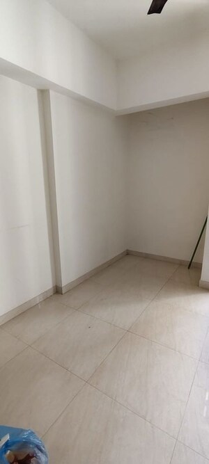 Room in 1 BHK Apartment at Lodha Crown Kolshet, Kolshet Road – for Rent