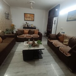 3 BHK + Extra Room Builder Floor For Rent in Chittaranjan Park