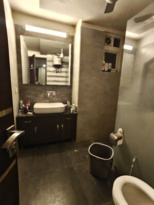 Parking in 3 BHK Builder Floor at Gupta Awas, Sector 43 – for Rent