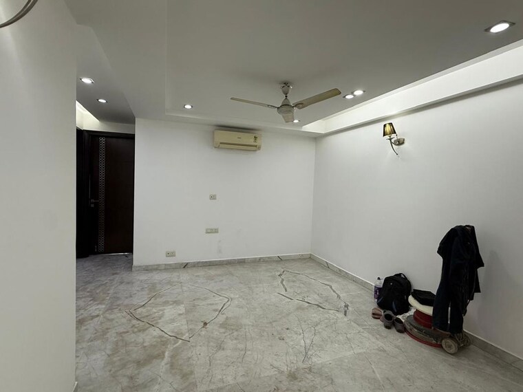 Room, greater kailash i 3 Bedroom 208 Sq.Yd. Builder Floor In Greater Kailash I Delhi 10380434