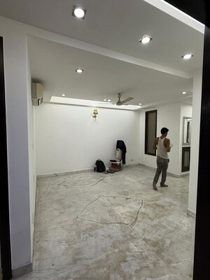 Room in 3 BHK Builder Floor at Greater Kailash I – for Rent