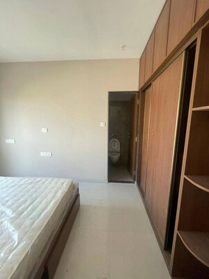 Bedroom in 2 BHK Apartment at Matunga East – for Rent