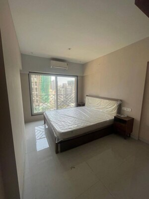 Bedroom in 2 BHK Apartment at Matunga East – for Rent