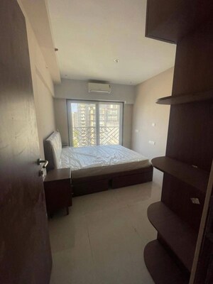 Bedroom in 2 BHK Apartment at Matunga East – for Rent