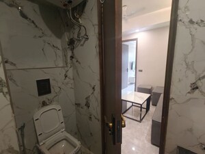 Bathroom in 1 BHK Builder Floor at Dlf City Phase 3 – for Rent