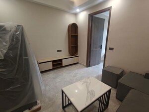 Living Room in 1 BHK Builder Floor at Dlf City Phase 3 – for Rent