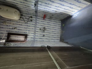 Bathroom in 1.5 BHK Apartment at Mayur Vihar – for Rent