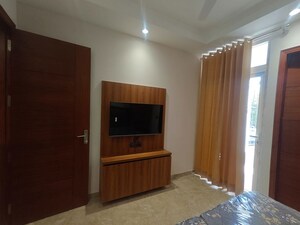 Living Room in 1 BHK Builder Floor at Dlf City Phase 3 – for Rent