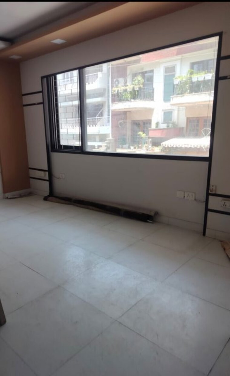Room, greater kailash i 1 Bedroom 400 Sq.Yd. Builder Floor In Greater Kailash I Delhi 10380485