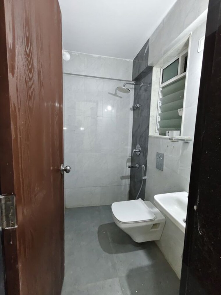 Bathroom, the-baya-victoria 2 Bedroom 600 Sq.Ft. Apartment In Byculla Mumbai 10380519