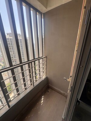 Laundry Area in 2 BHK Apartment at Kalpataru Paramount, Kapur Bawdi – for Rent