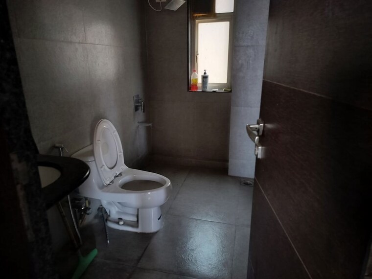 Bathroom, mirchandani-palms 3 Bedroom 1750 Sq.Ft. Apartment In Rahatani Pune 10380527