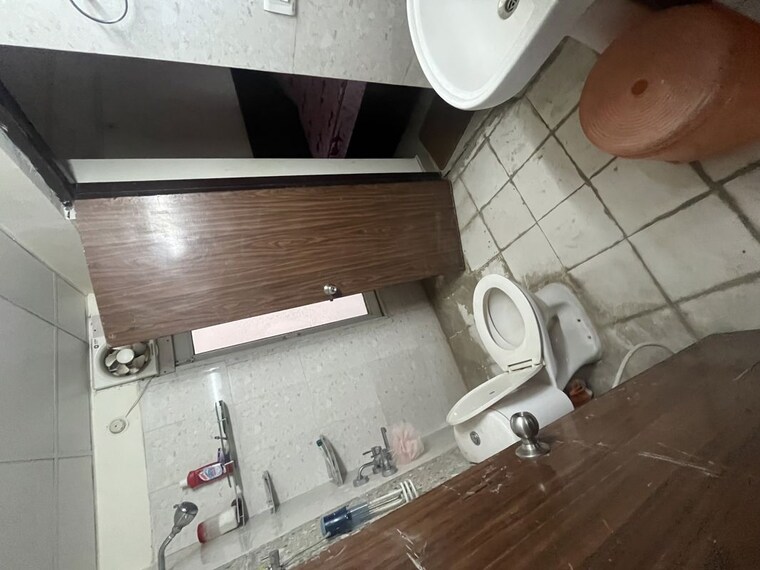 Bathroom, samridhi-grand-avenue 3 Bedroom 1555 Sq.Ft. Apartment In Tech Zone 4 Greater Noida Greater Noida 10380526