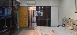 Bedroom in 5 BHK Apartment at Nalanda Apartment Cumbala Hill, Cumbala Hill – for Rent