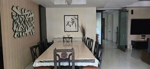 Bedroom in 5 BHK Apartment at Nalanda Apartment Cumbala Hill, Cumbala Hill – for Rent